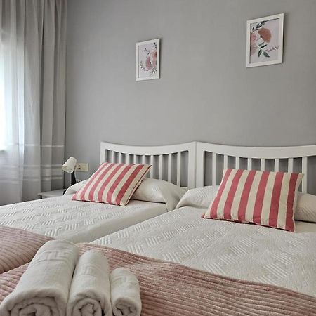 Meda Padron Apartment ภายนอก รูปภาพ